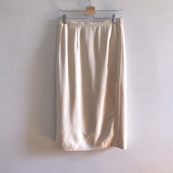 Minimalist 90s Talbots Cream Faux Wrap Midi Skirt 
Fully Lined in Silk CBK Style - Picture 2 of 9